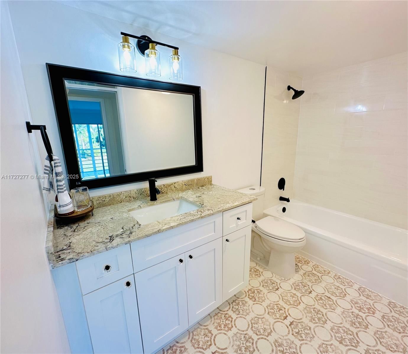 Real estate property located at 2041 Rexford C #2041, Palm Beach, Rexford At Century Village, Boca Raton, FL