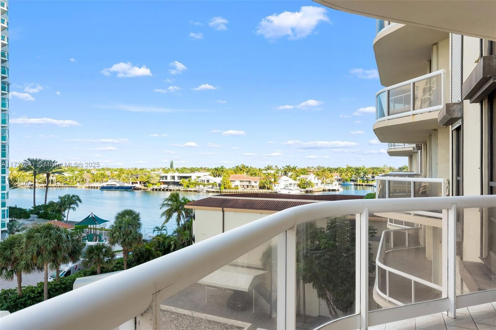 Real estate property located at 20191 Country Club Dr #504, Miami-Dade, TERRACES NORTH TURNBERRY, Aventura, FL