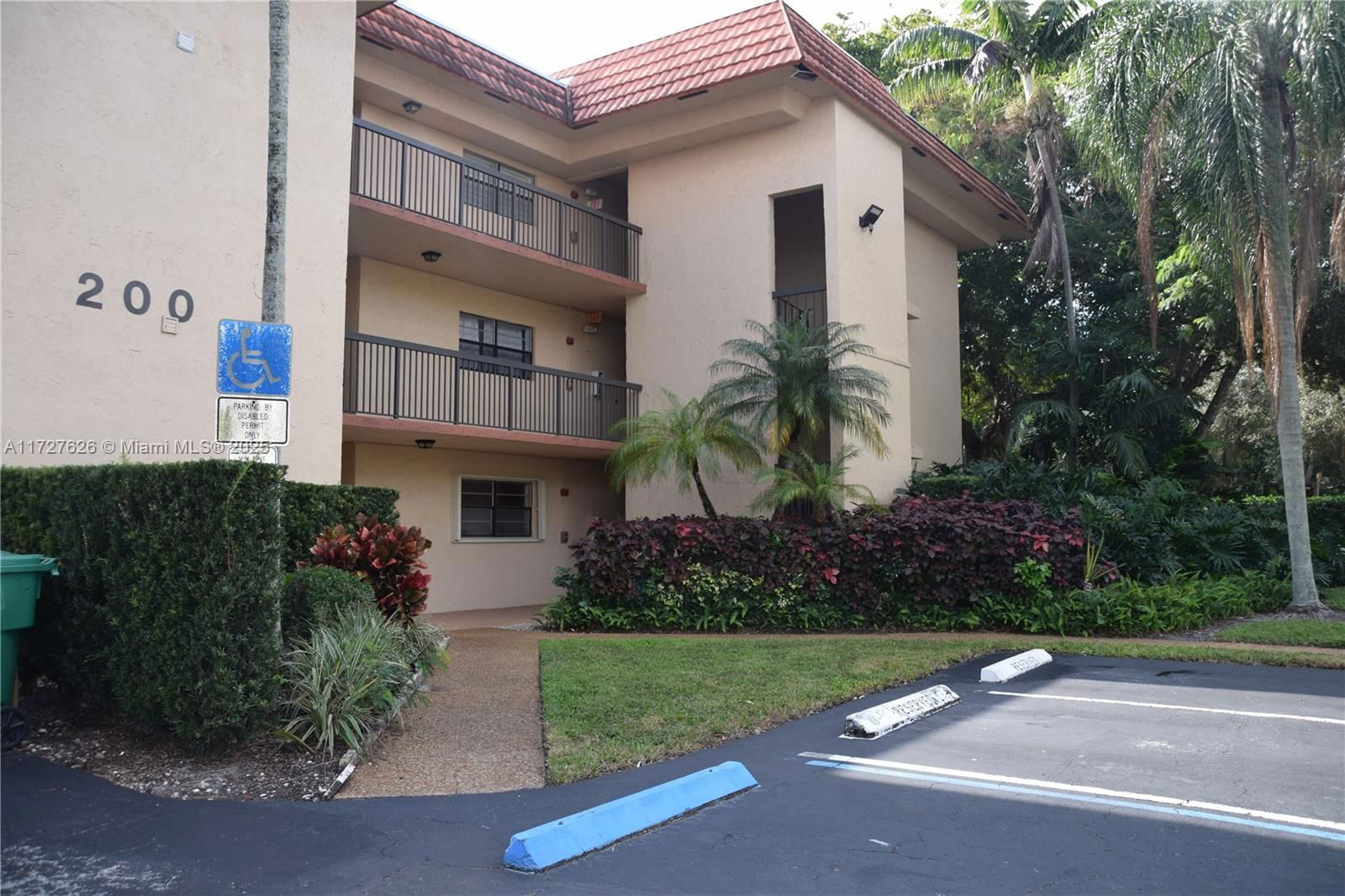 Real estate property located at 200 Jacaranda Country Club Dr #6A, Broward, Coronado At Jacaranda, Plantation, FL