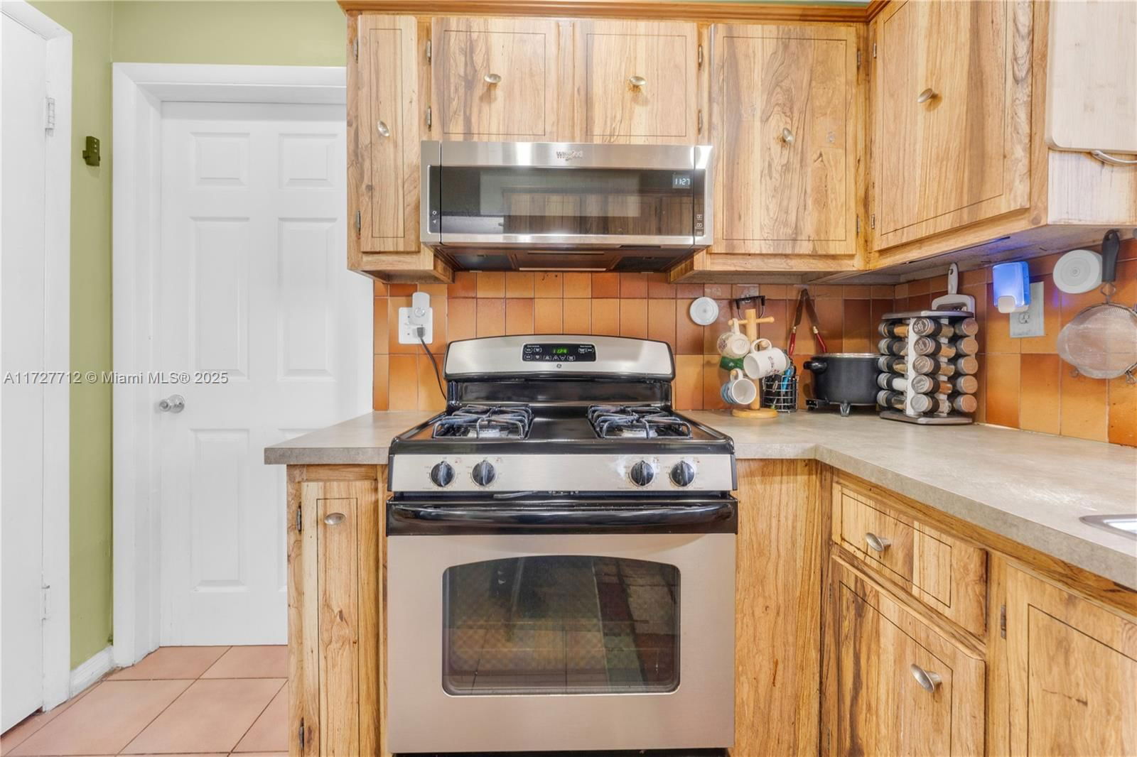 Real estate property located at 3307 202nd Ln, Miami-dade, Leslie Estates Sec 13, Miami Gardens, FL