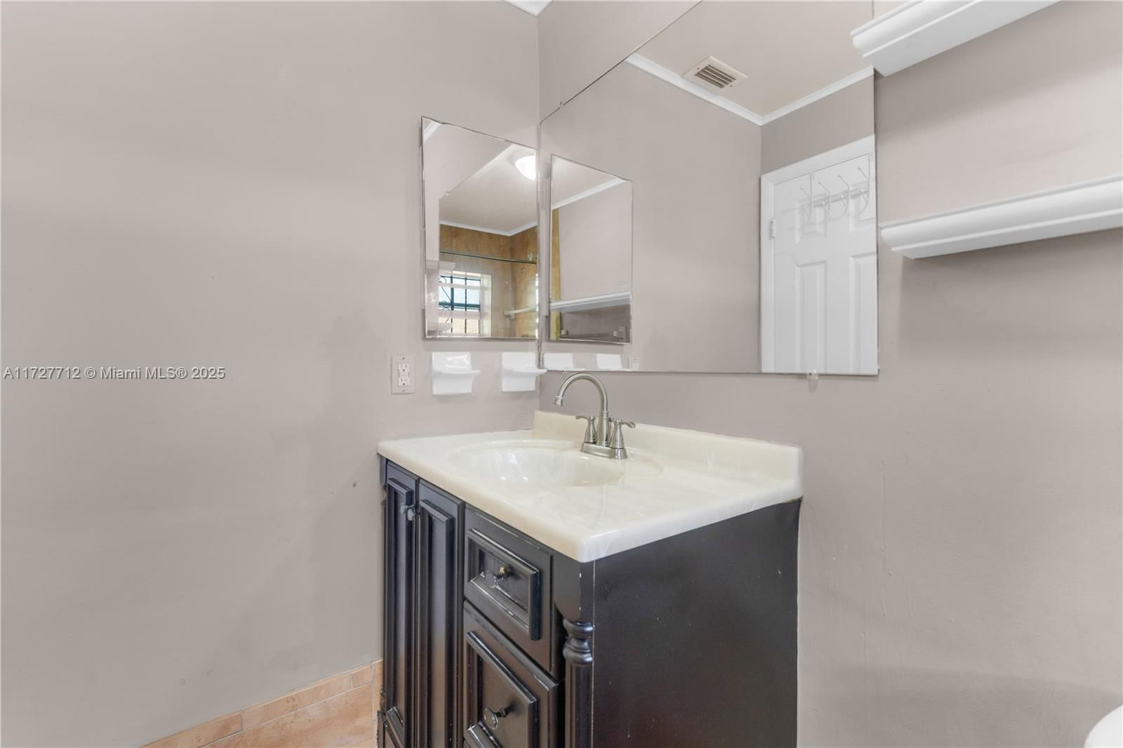 Real estate property located at 3307 202nd Ln, Miami-dade, Leslie Estates Sec 13, Miami Gardens, FL