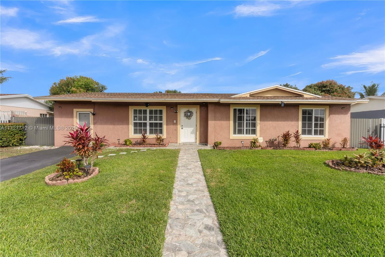 Real estate property located at 3307 202nd Ln, Miami-dade, Leslie Estates Sec 13, Miami Gardens, FL