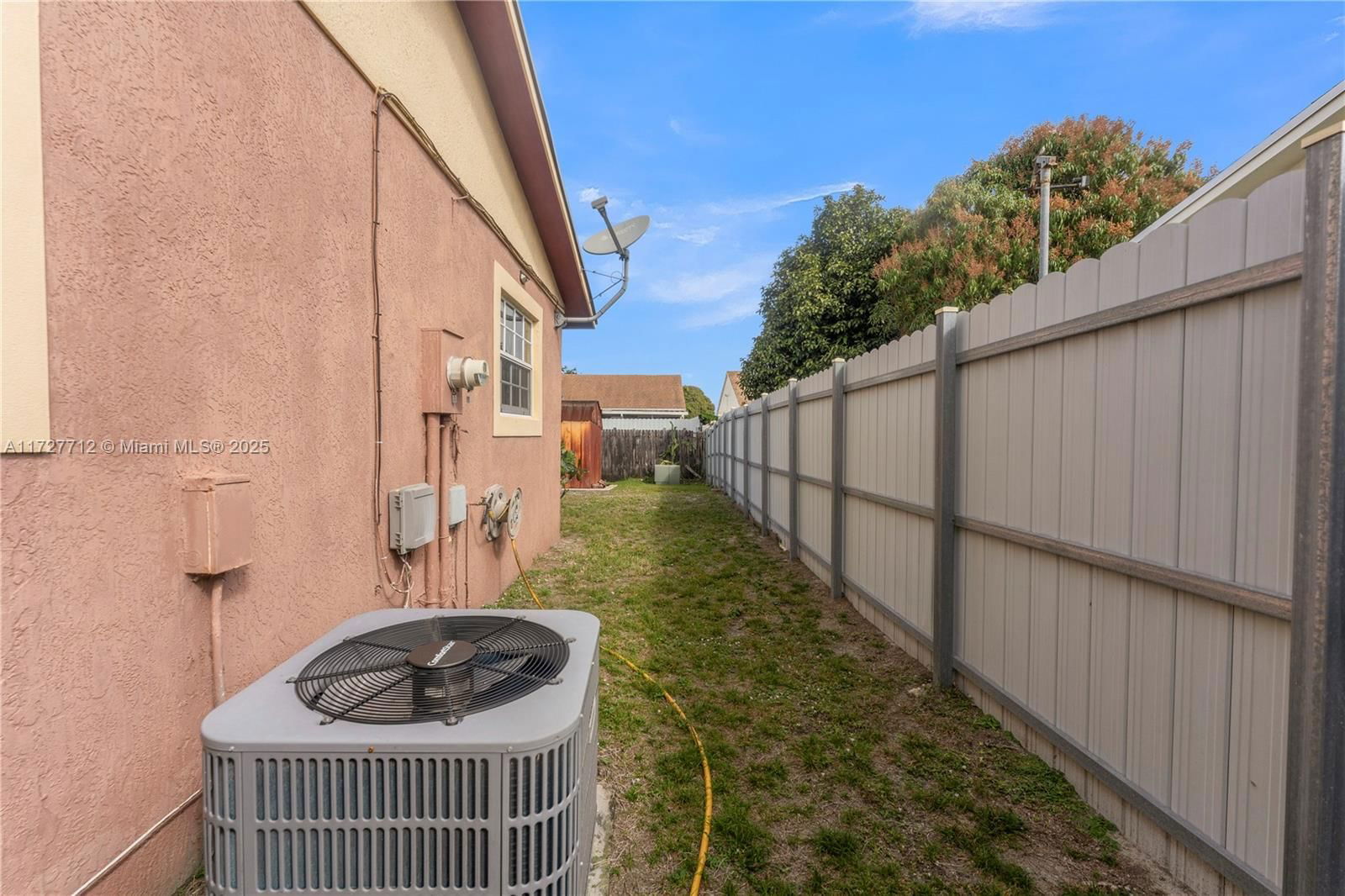Real estate property located at 3307 202nd Ln, Miami-dade, Leslie Estates Sec 13, Miami Gardens, FL
