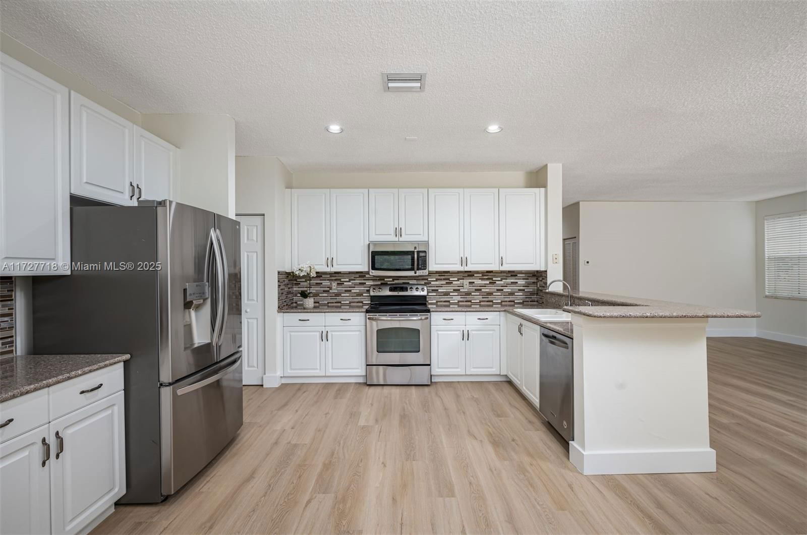 Real estate property located at 4285 Fox Ridge Dr, Broward, Fox Ridge, Weston, FL