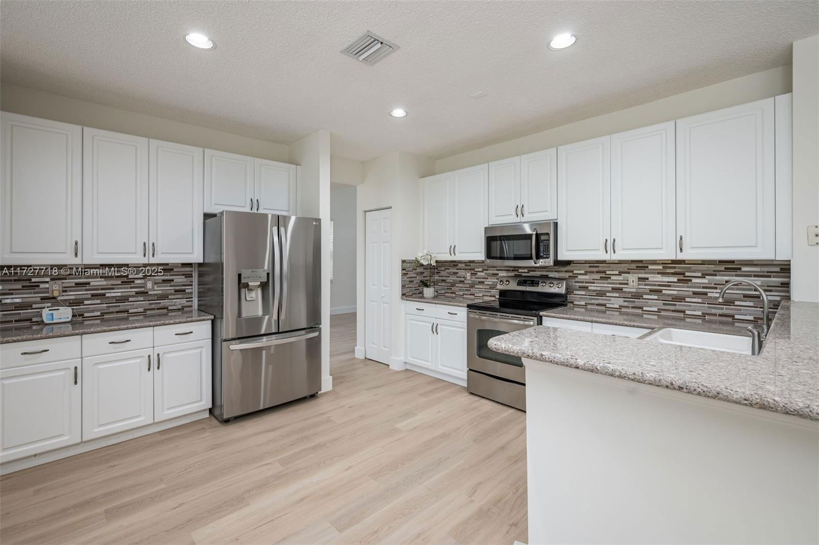 Real estate property located at 4285 Fox Ridge Dr, Broward, Fox Ridge, Weston, FL
