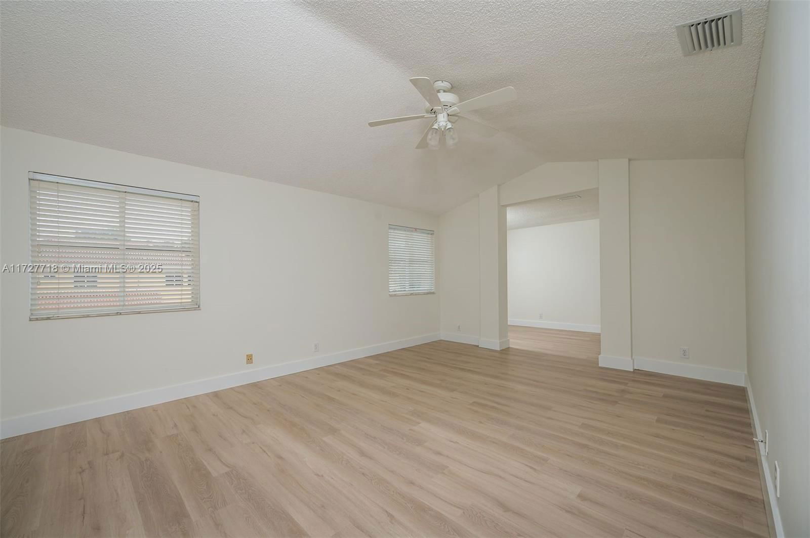Real estate property located at 4285 Fox Ridge Dr, Broward, Fox Ridge, Weston, FL