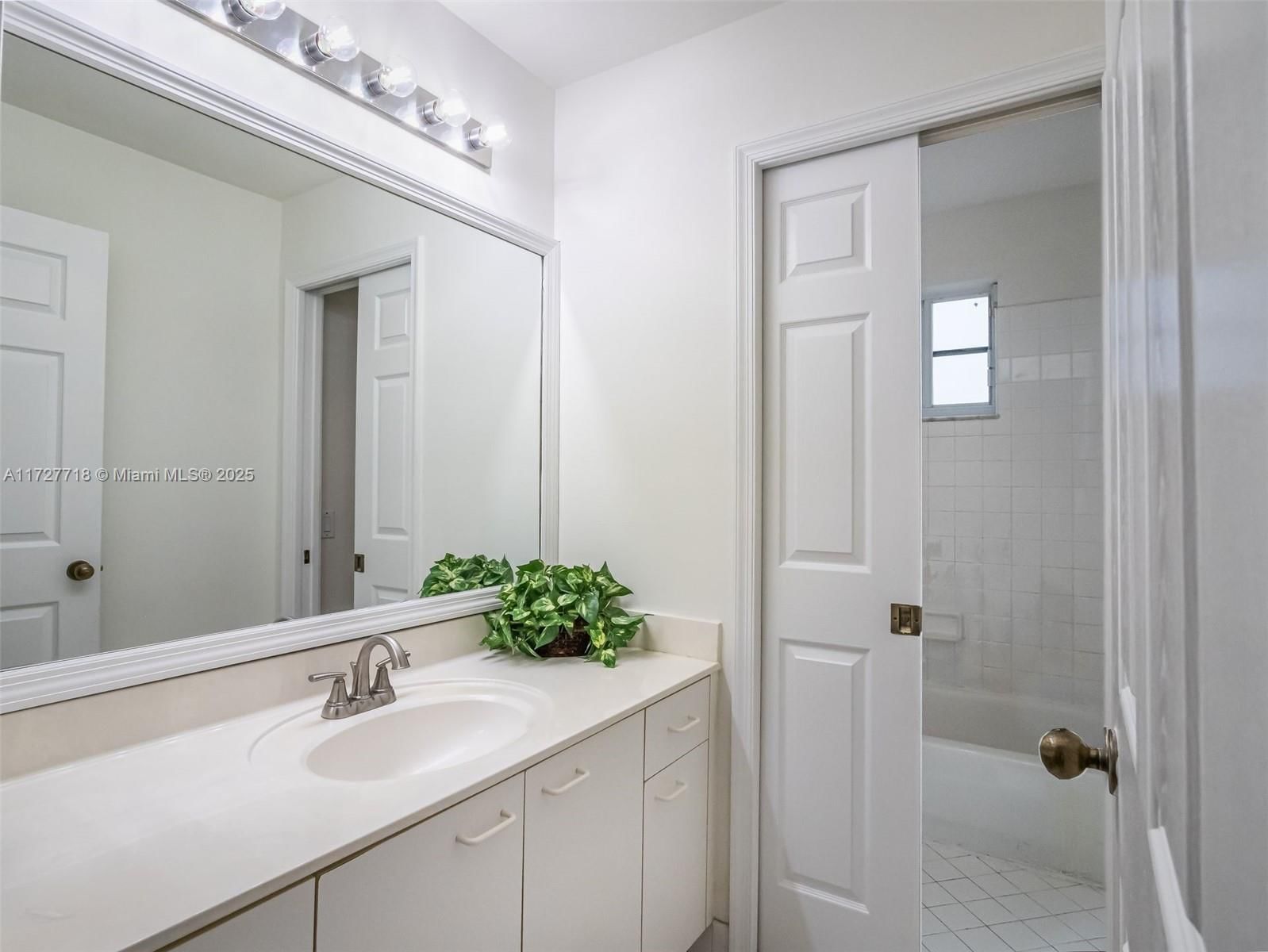 Real estate property located at 4285 Fox Ridge Dr, Broward, Fox Ridge, Weston, FL