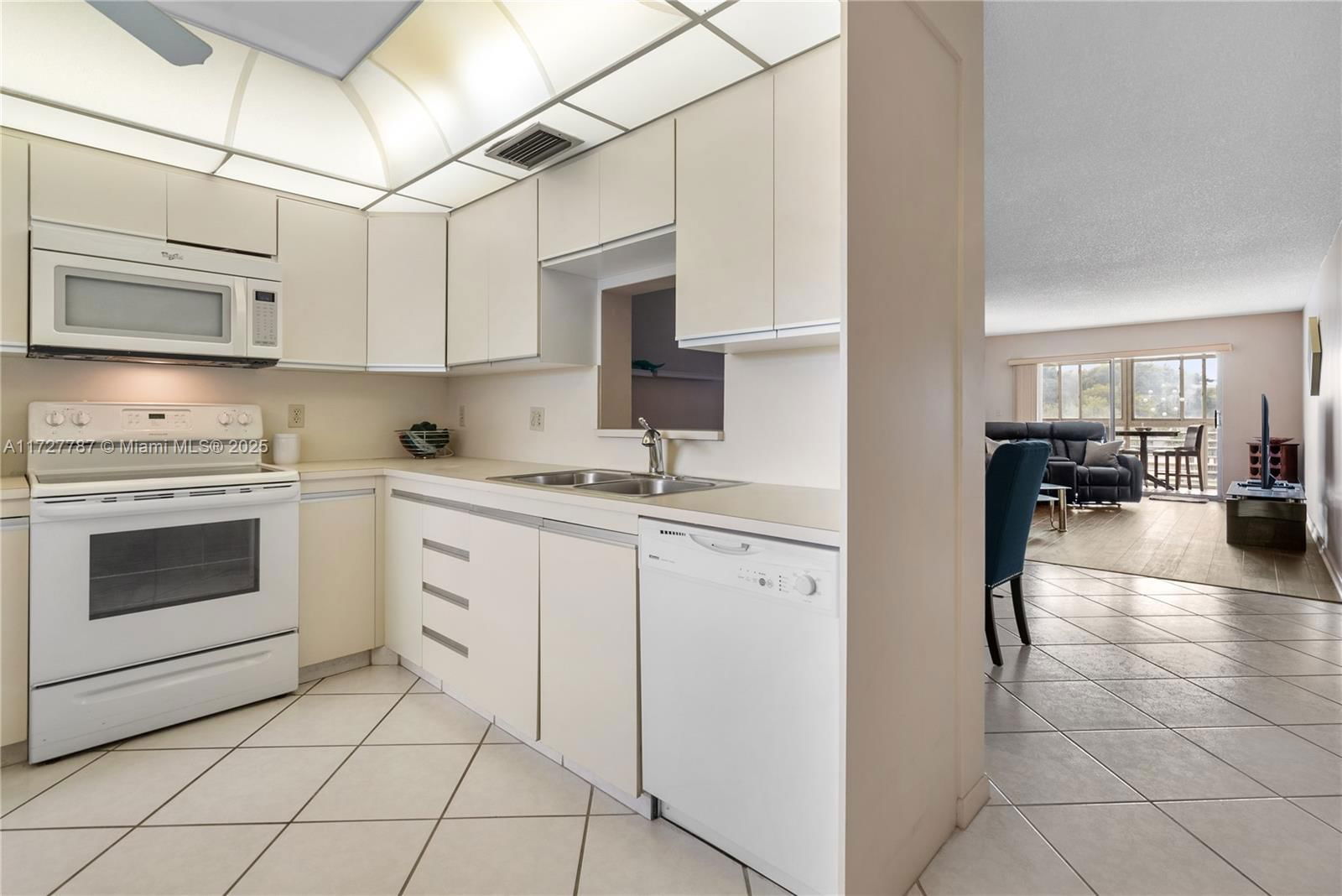 Real estate property located at 3405 Bimini Ln B3, Broward, Wynmoor Bimini, Coconut Creek, FL