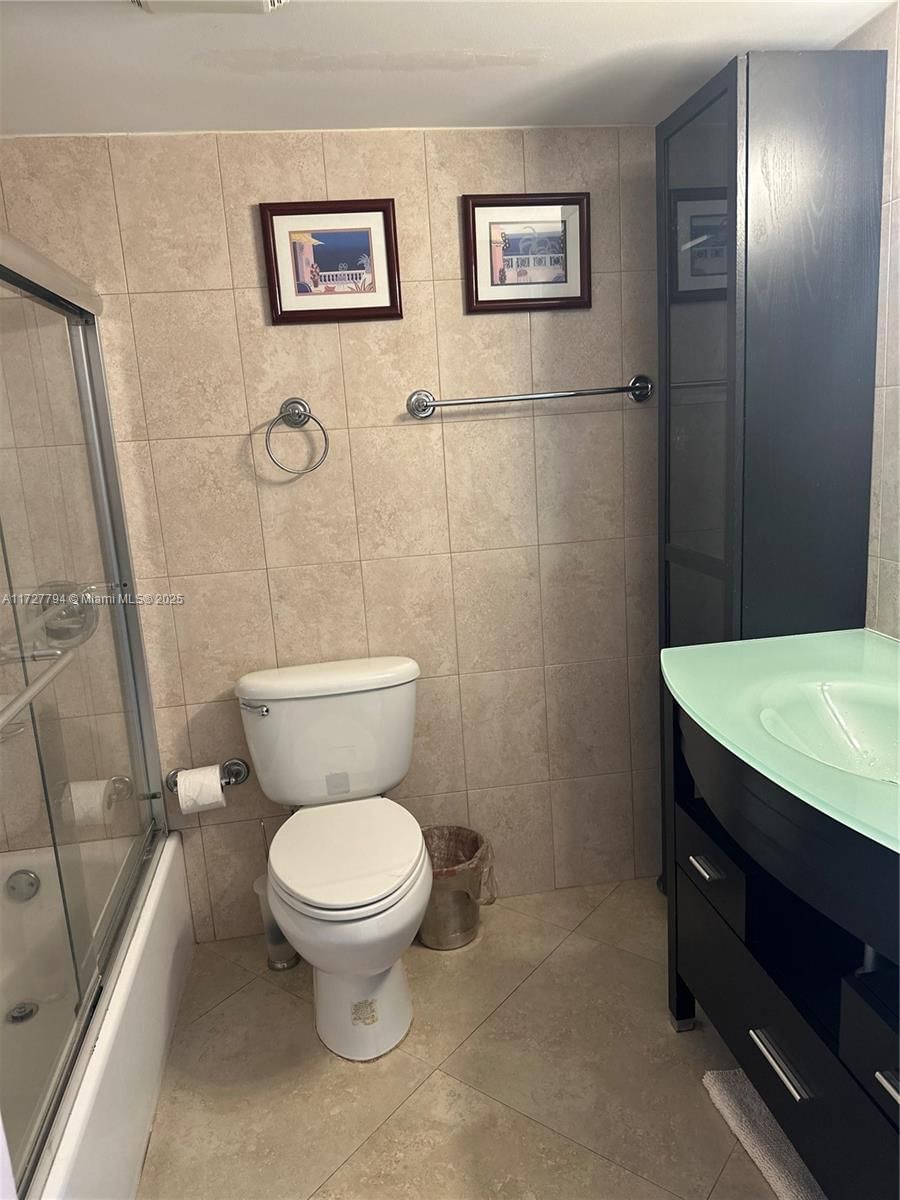 Real estate property located at 231 174th St #902, Miami-dade, Winston Towers 400 Condo, Sunny Isles Beach, FL