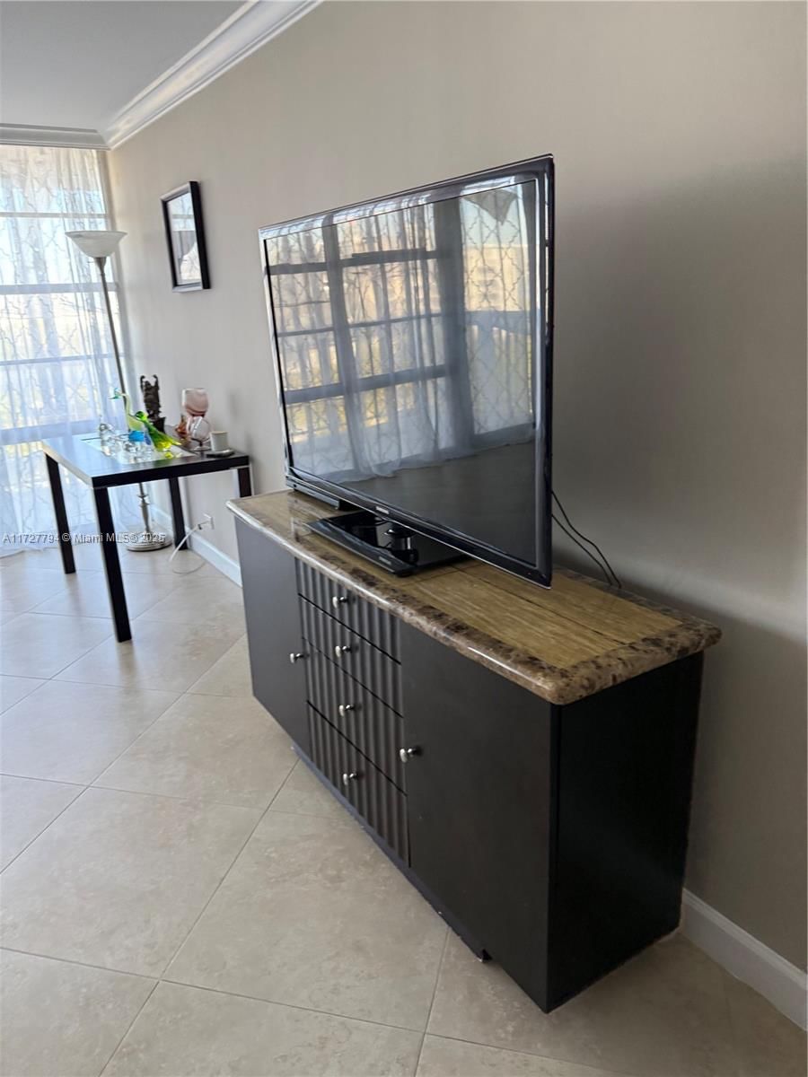 Real estate property located at 231 174th St #902, Miami-dade, Winston Towers 400 Condo, Sunny Isles Beach, FL
