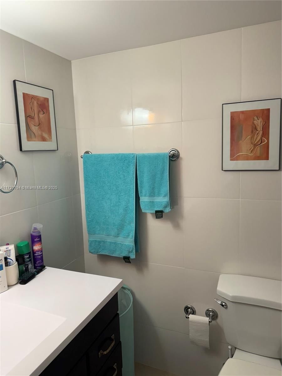 Real estate property located at 231 174th St #902, Miami-dade, Winston Towers 400 Condo, Sunny Isles Beach, FL