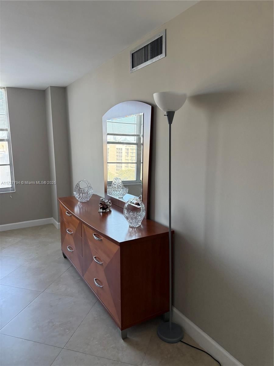 Real estate property located at 231 174th St #902, Miami-dade, Winston Towers 400 Condo, Sunny Isles Beach, FL