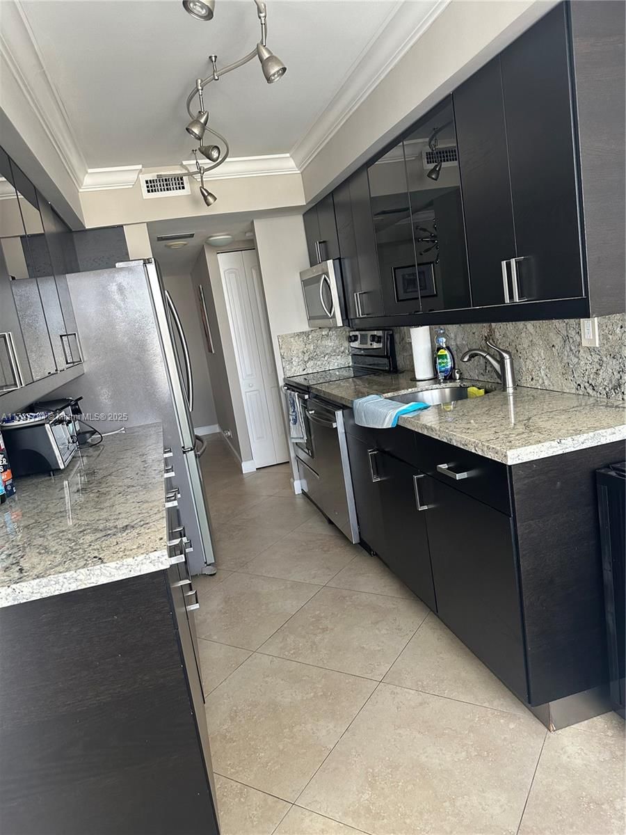 Real estate property located at 231 174th St #902, Miami-dade, Winston Towers 400 Condo, Sunny Isles Beach, FL