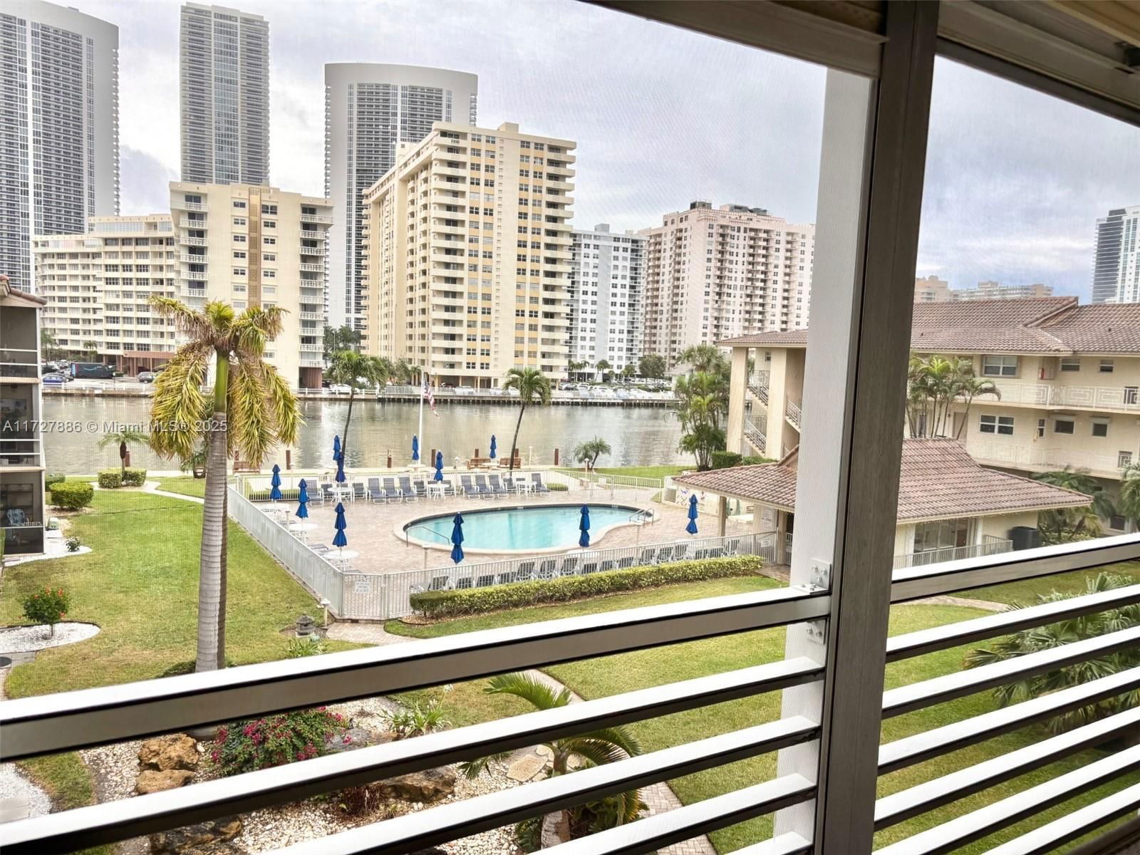 Real estate property located at 2600 Diana Dr #318, Broward, COASTAL WATERWAYS CO-OP, Hallandale Beach, FL