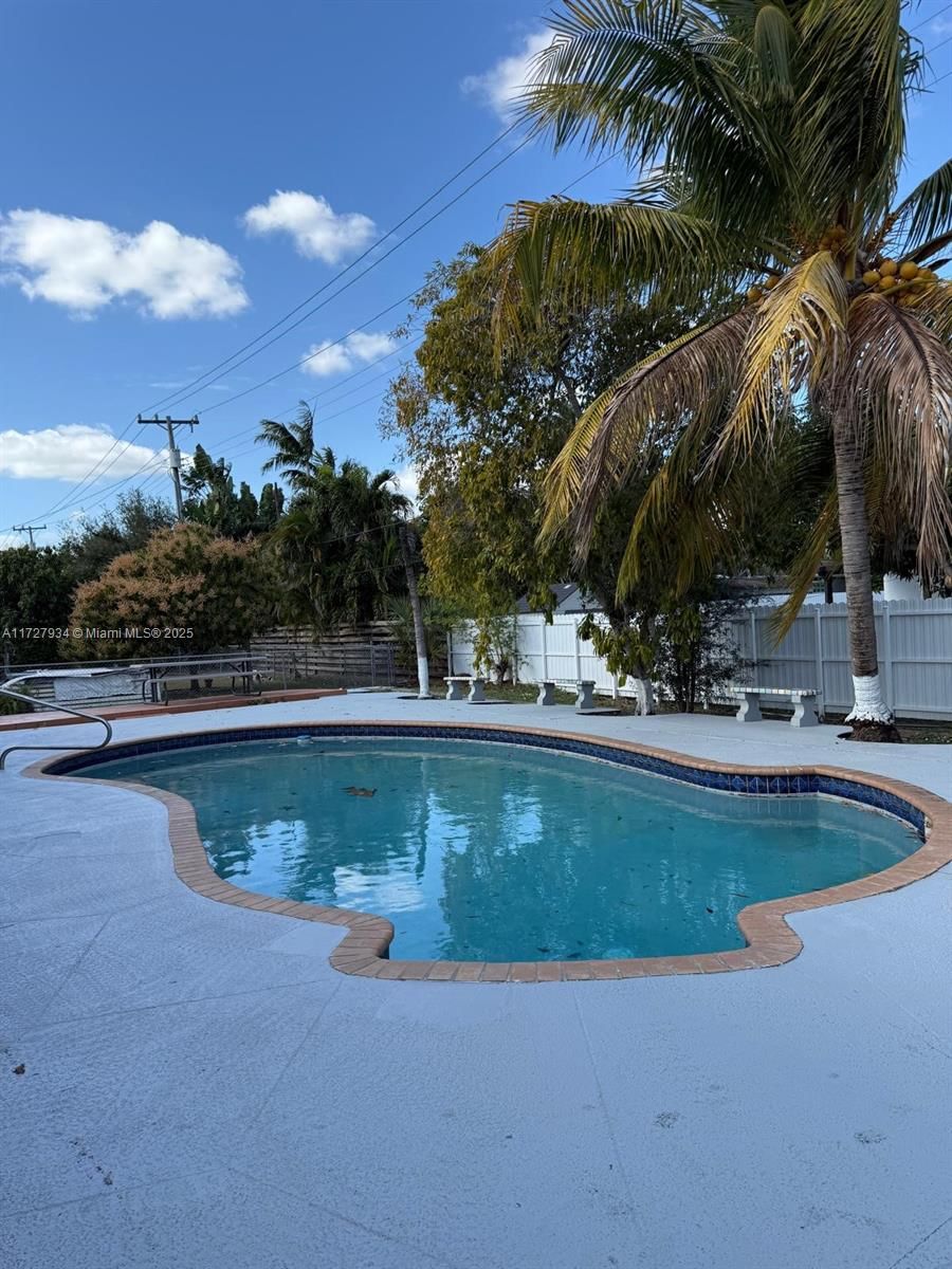 Real estate property located at 437 76th St, Miami-dade, Douglas Ests 1st Addn, Hialeah, FL