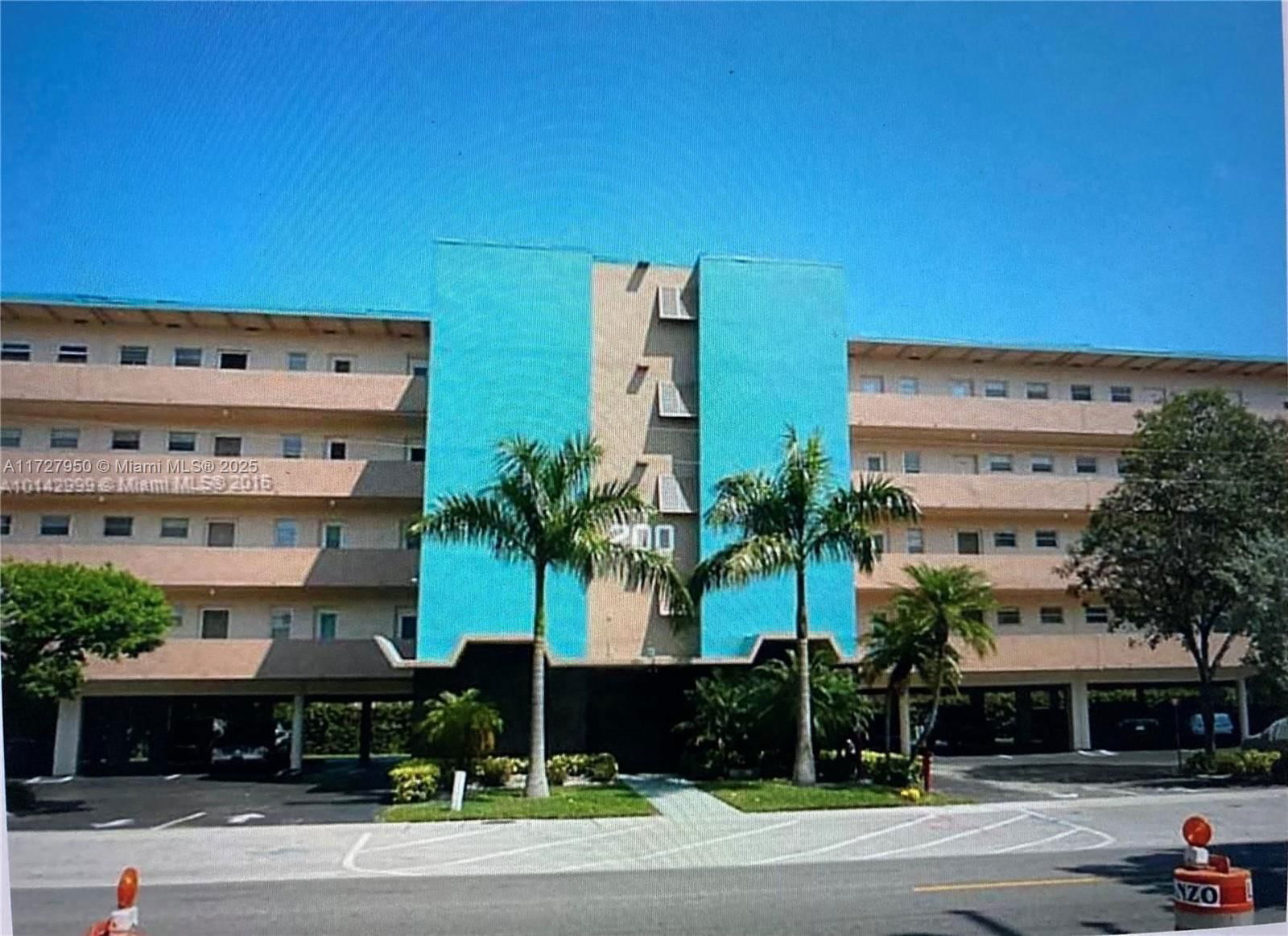 Real estate property located at 200 14th Ave #218, Broward, FAIRWAY SOUTH CO-OP, Hallandale Beach, FL