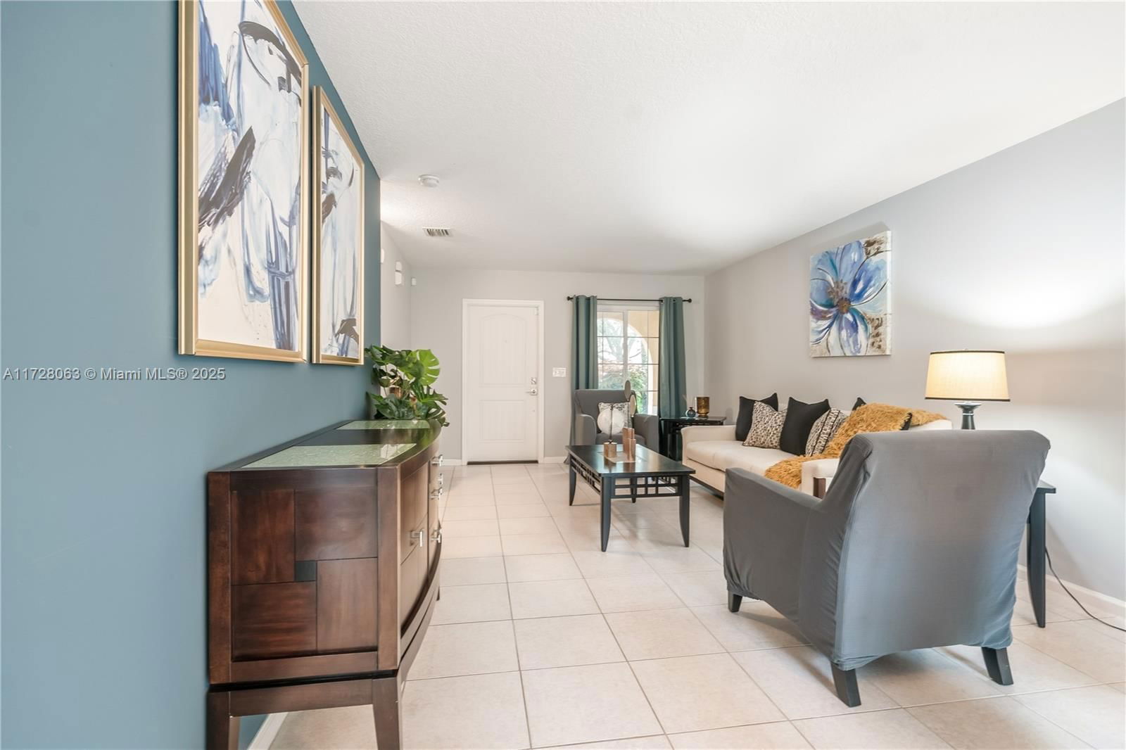 Real estate property located at 7121 Sienna Ridge Ln, Broward, S & R Of Inverrary, Lauderhill, FL