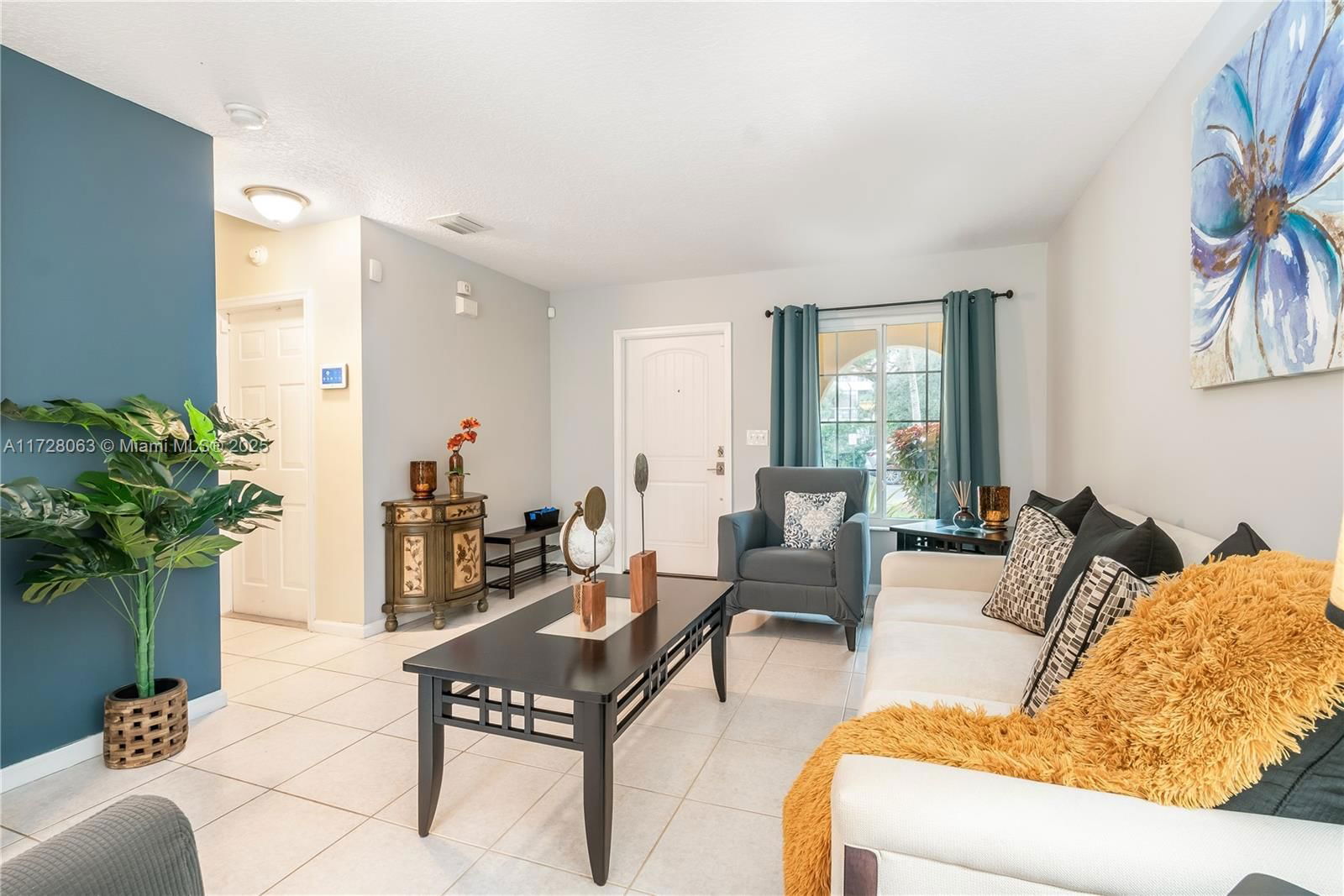 Real estate property located at 7121 Sienna Ridge Ln, Broward, S & R Of Inverrary, Lauderhill, FL