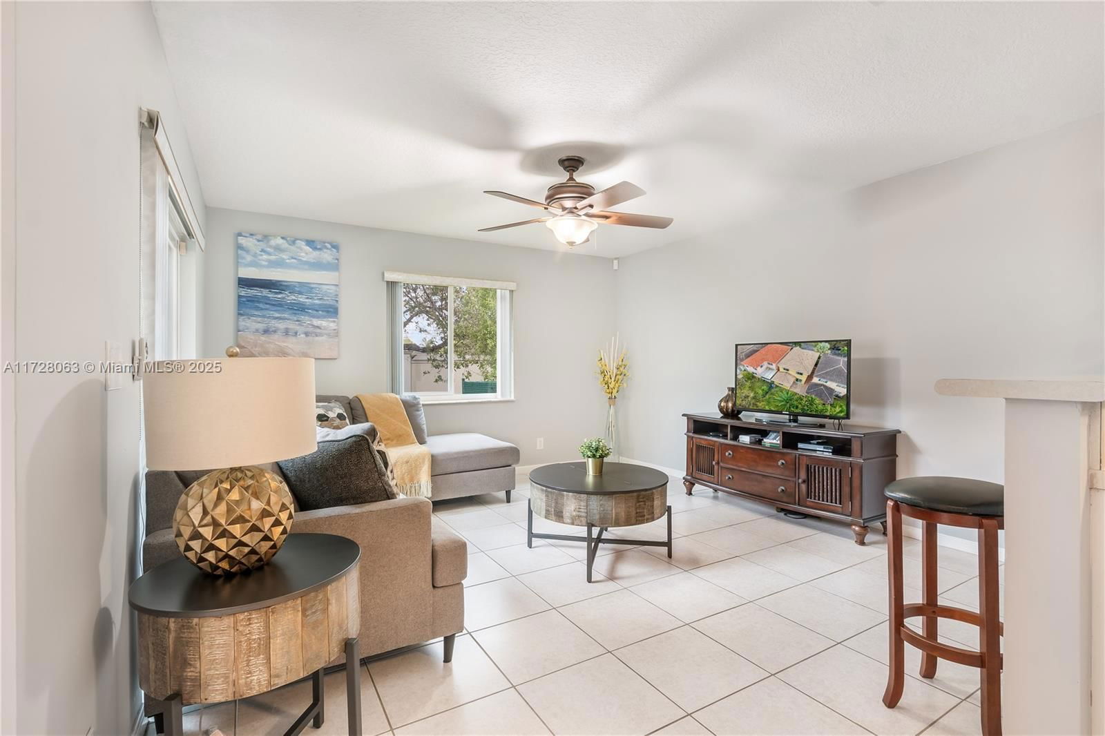 Real estate property located at 7121 Sienna Ridge Ln, Broward, S & R Of Inverrary, Lauderhill, FL