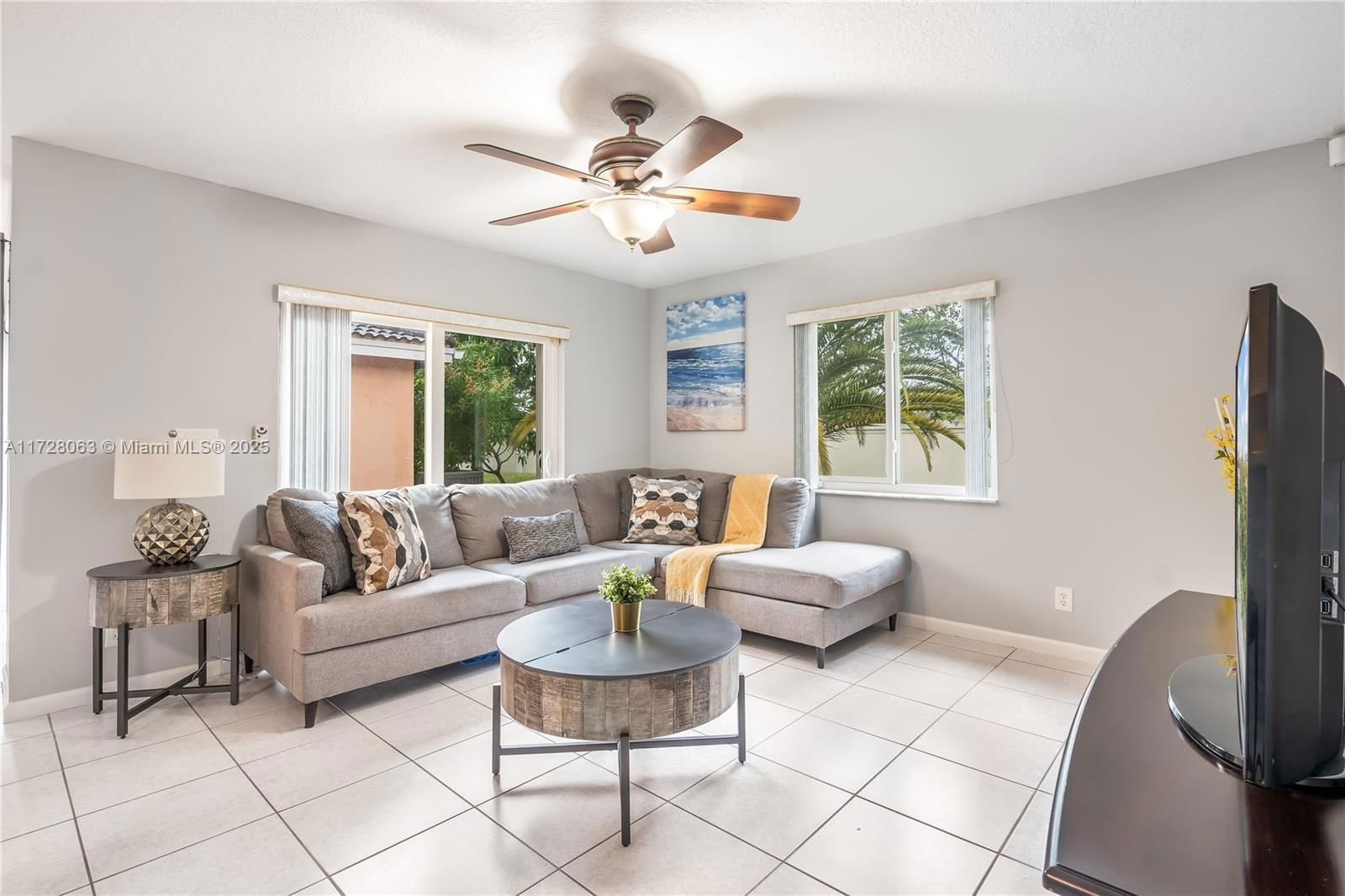 Real estate property located at 7121 Sienna Ridge Ln, Broward, S & R Of Inverrary, Lauderhill, FL