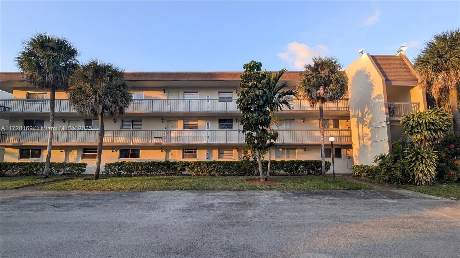 Real estate property located at 7500 17th St #209, Broward, OMEGA CONDO NO 8, Plantation, FL