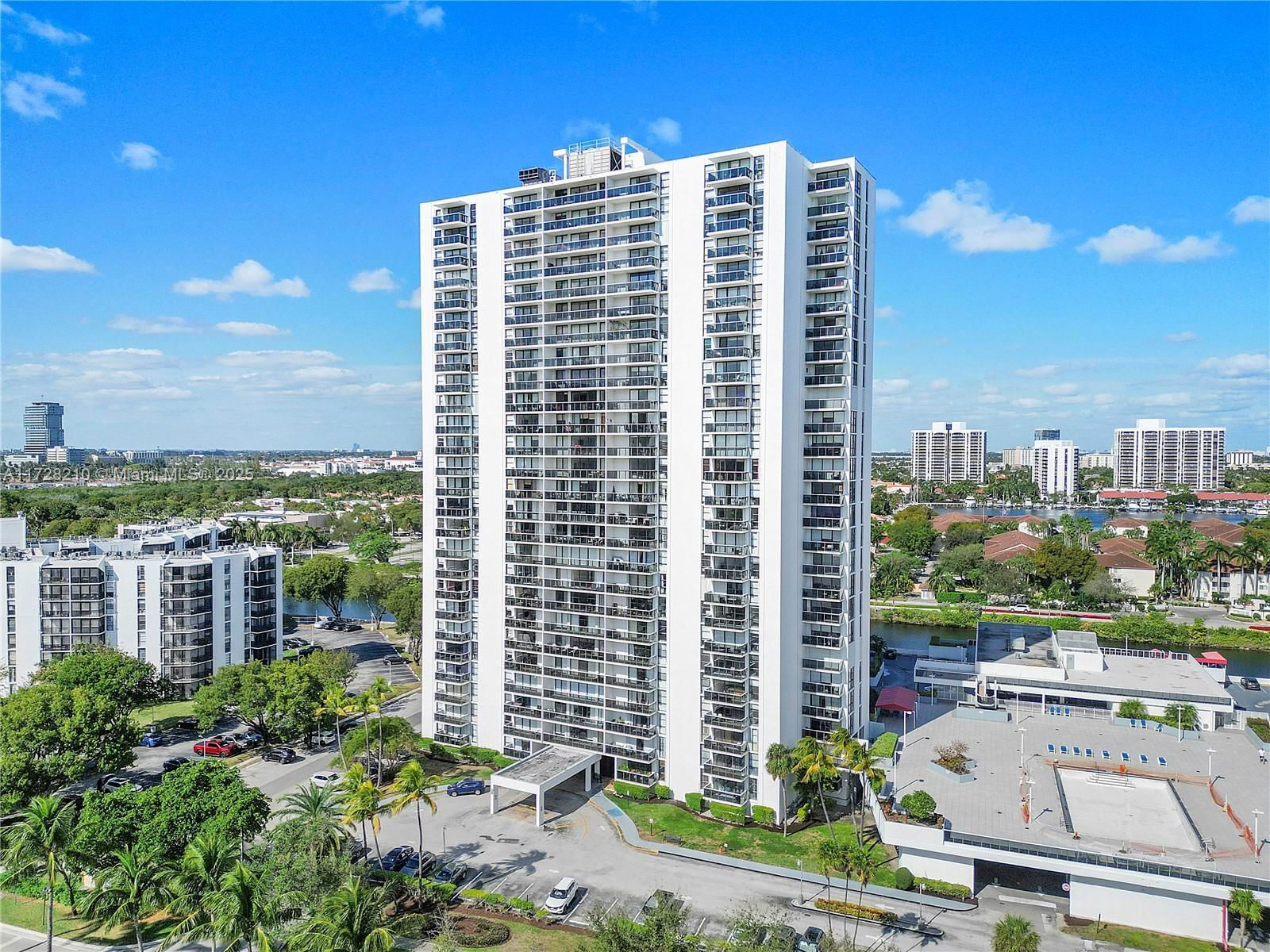 Real estate property located at 3625 Country Club Dr #410, Miami-Dade, AVENTURA ELDORADO CONDO, Aventura, FL