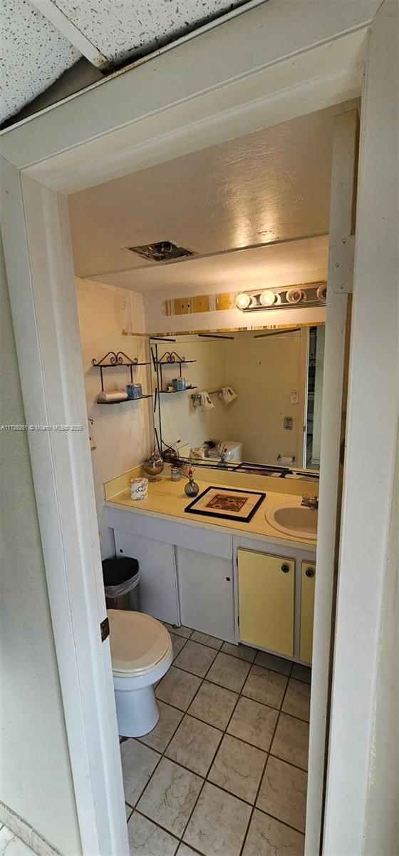 Real estate property located at 9360 Lime Bay Blvd #214, Broward, Lime Bay Condominium 8, Tamarac, FL
