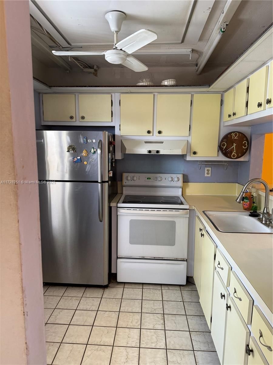 Real estate property located at 9360 Lime Bay Blvd #214, Broward, Lime Bay Condominium 8, Tamarac, FL