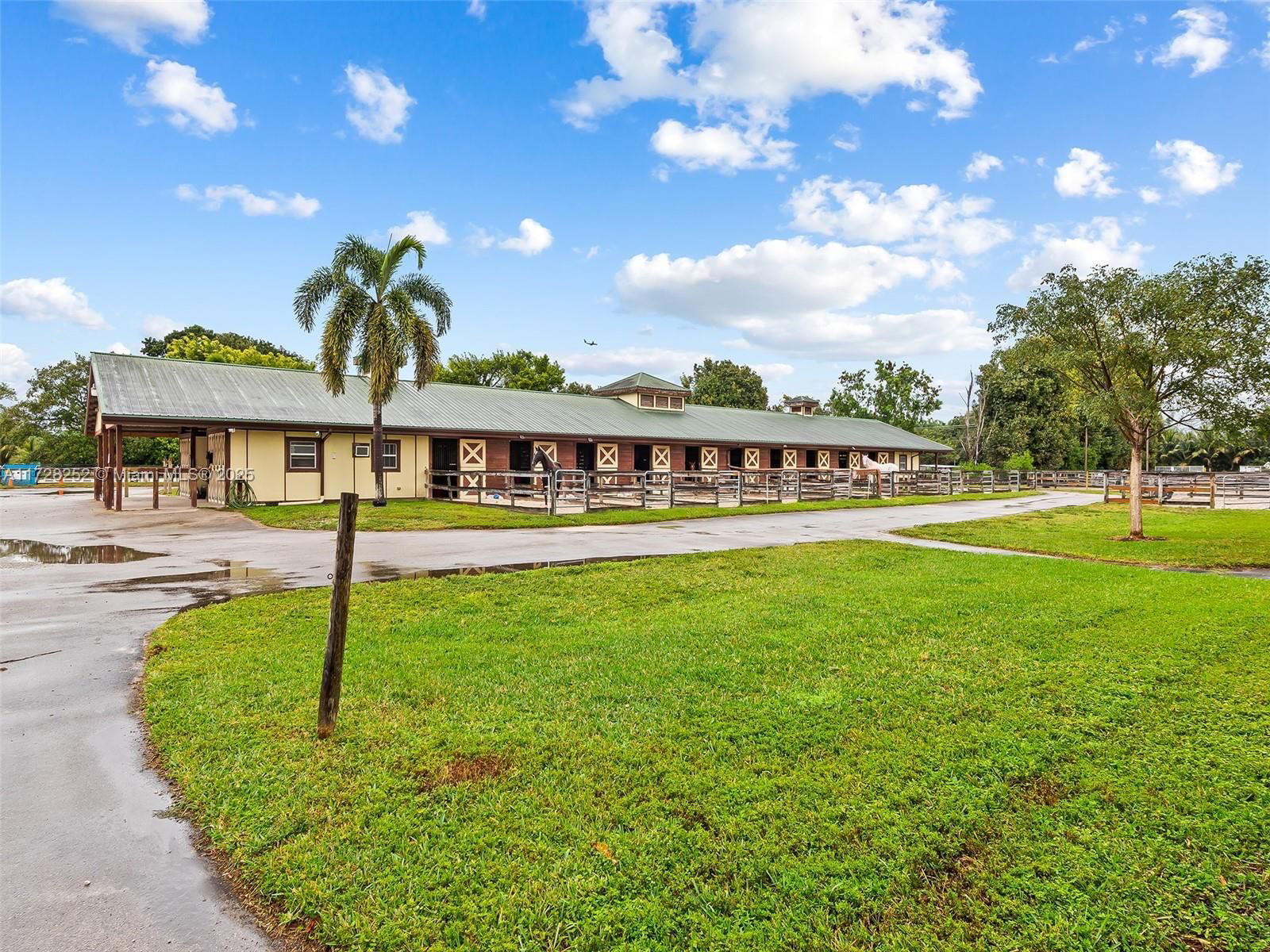 Real estate property located at 5144 University Dr #5144, Broward, Saddle-up Plat, Davie, FL