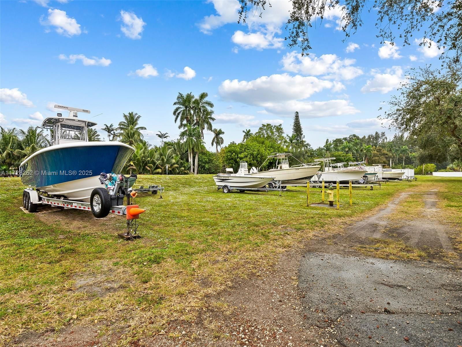 Real estate property located at 5144 University Dr #5144, Broward, Saddle-up Plat, Davie, FL