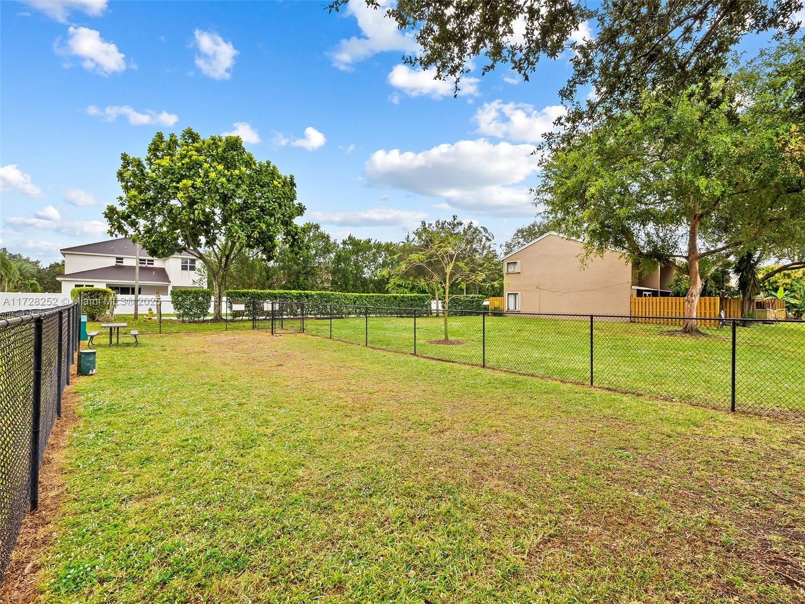 Real estate property located at 5144 University Dr #5144, Broward, Saddle-up Plat, Davie, FL