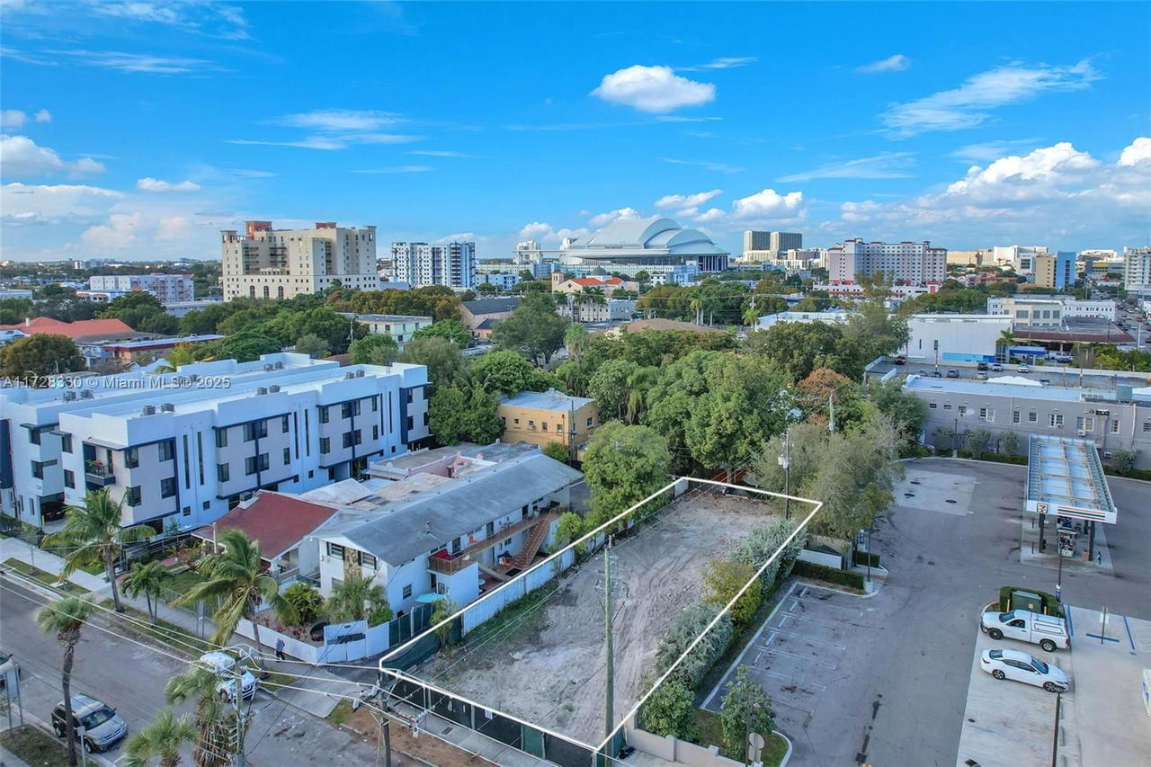 Real estate property located at 1227 3rd St, Miami-dade, Lawrence Estate Land Cos, Miami, FL