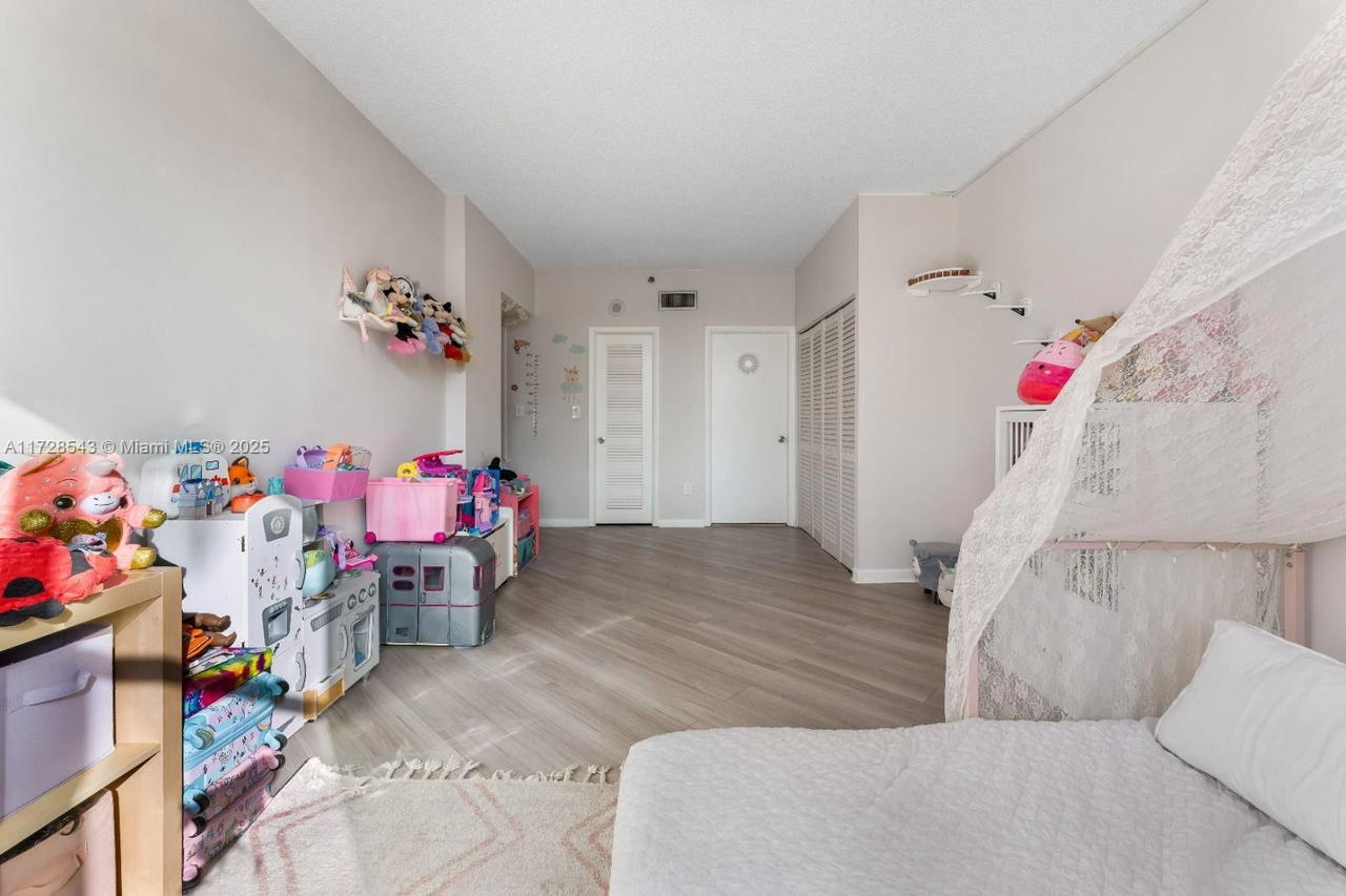 Real estate property located at 1470 123rd St A116, Miami-dade, Greenwich Ph I Condo, North Miami, FL