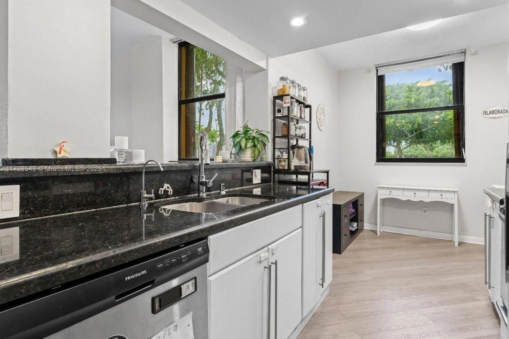 Real estate property located at 1470 123rd St A116, Miami-dade, Greenwich Ph I Condo, North Miami, FL