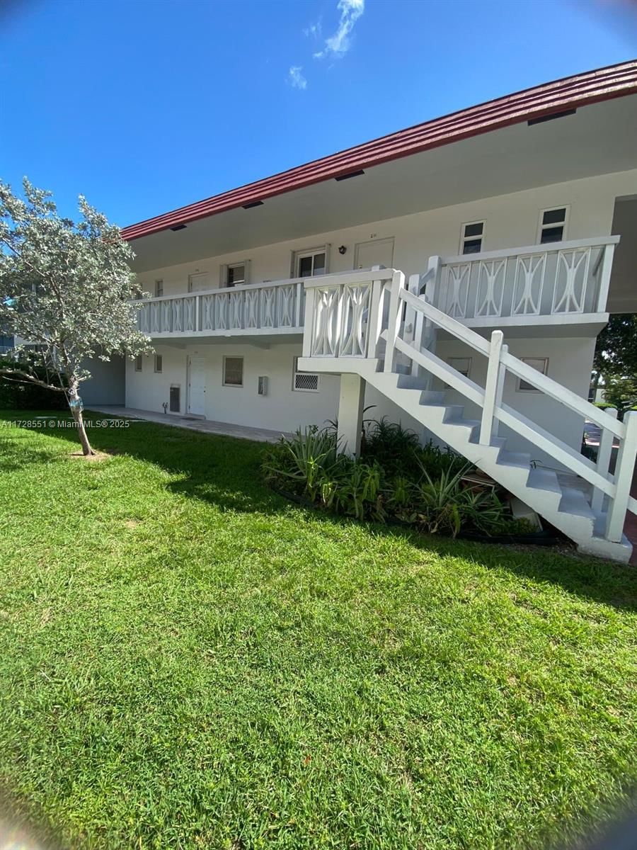 Real estate property located at 899 2nd Ave #214, Broward, REGIS HOUSE CONDO, Deerfield Beach, FL