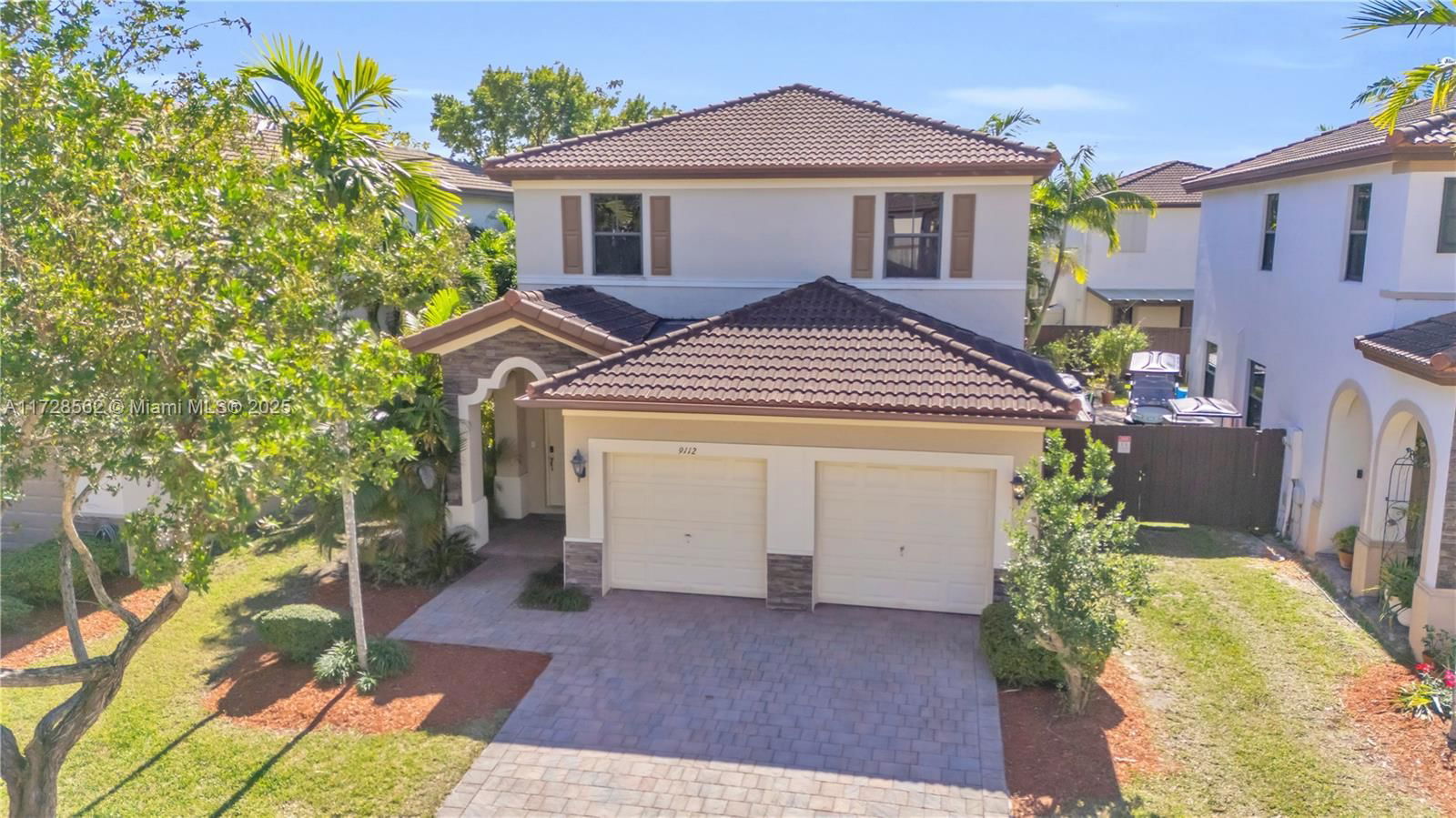 Real estate property located at 9112 227th Ter, Miami-dade, Lakes By The Bay Faye Rep, Cutler Bay, FL