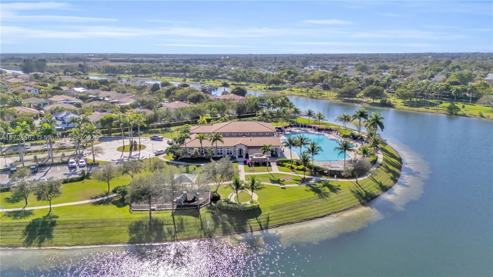 Real estate property located at 9112 227th Ter, Miami-dade, Lakes By The Bay Faye Rep, Cutler Bay, FL