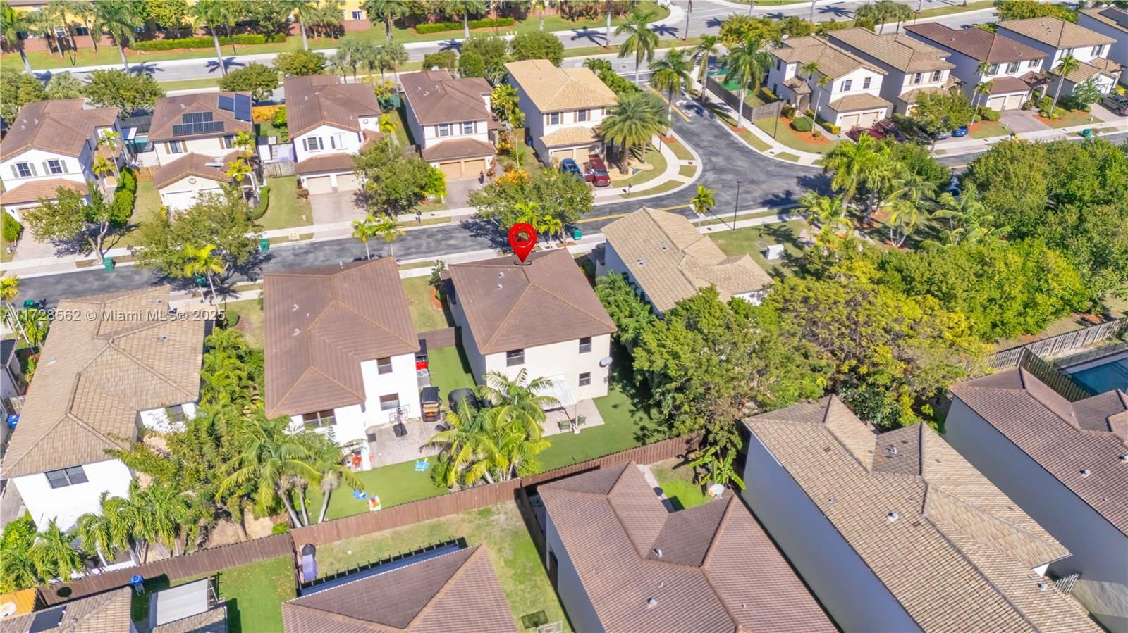 Real estate property located at 9112 227th Ter, Miami-dade, Lakes By The Bay Faye Rep, Cutler Bay, FL