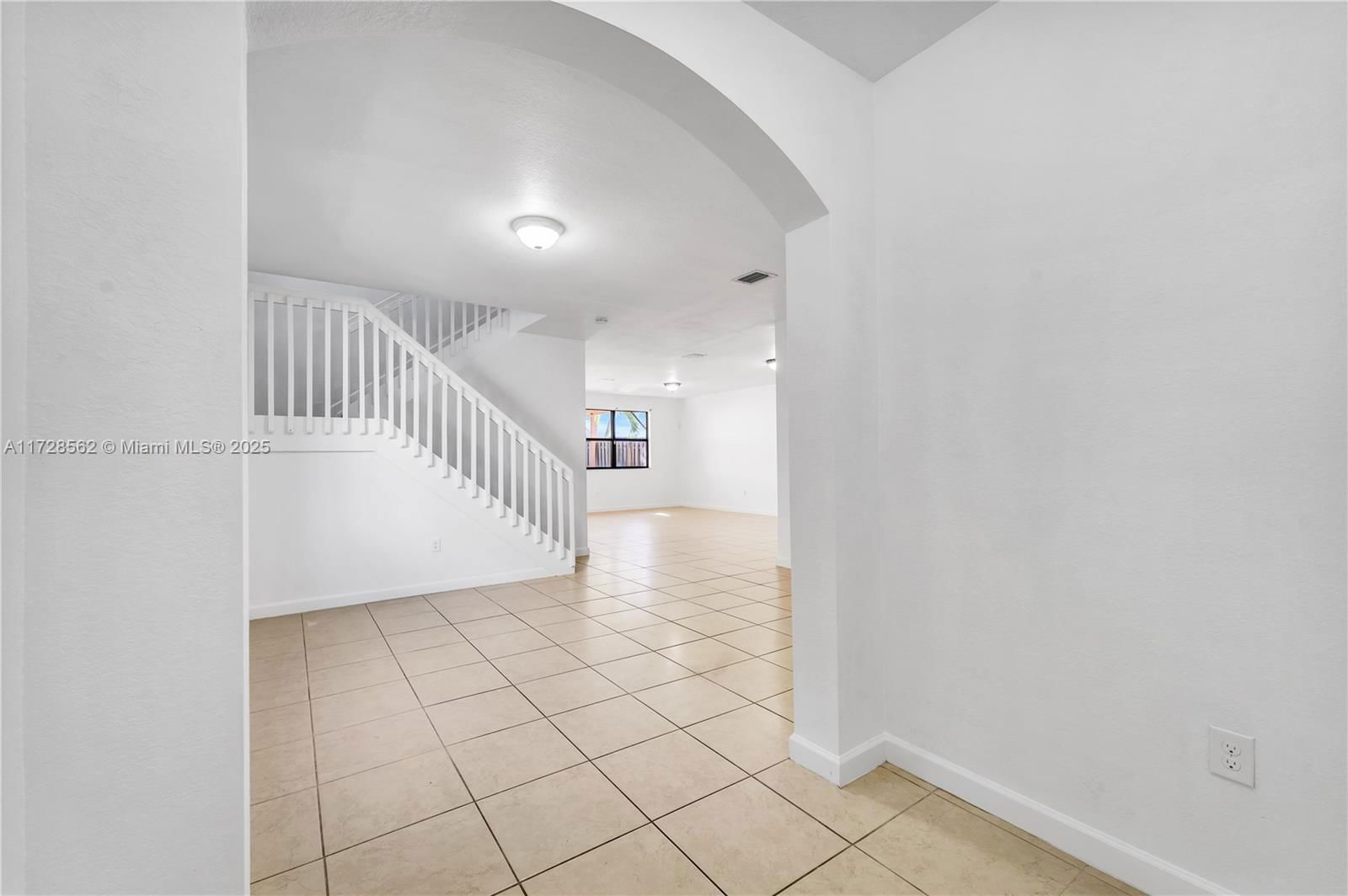Real estate property located at 9112 227th Ter, Miami-dade, Lakes By The Bay Faye Rep, Cutler Bay, FL