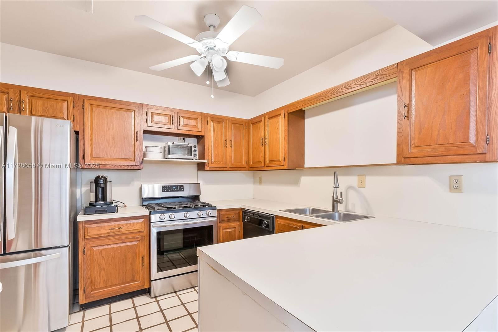 Real estate property located at 6854 114th Pl E60, Miami-dade, Snapper Village Phase Ii, Miami, FL