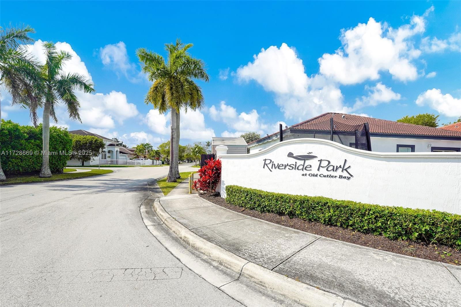 Real estate property located at 22542 103rd Ct, Miami-dade, Herfa Sub, Cutler Bay, FL