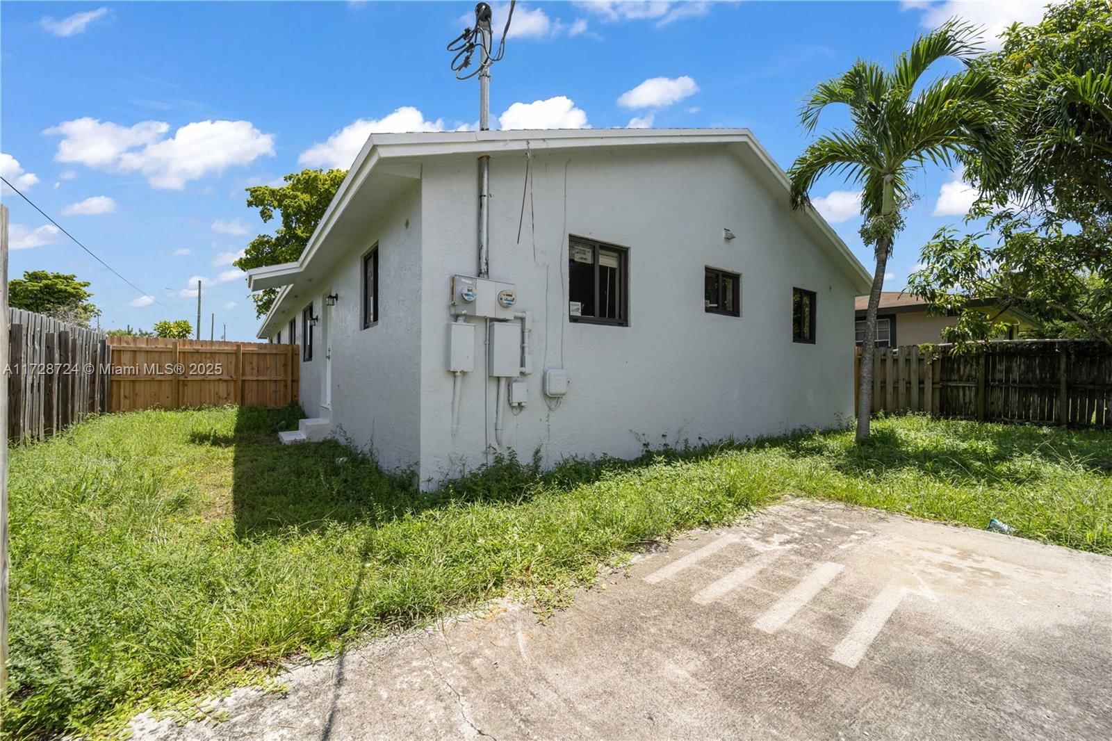 Real estate property located at 303 7th St, Broward, PEMDALE, Hallandale Beach, FL