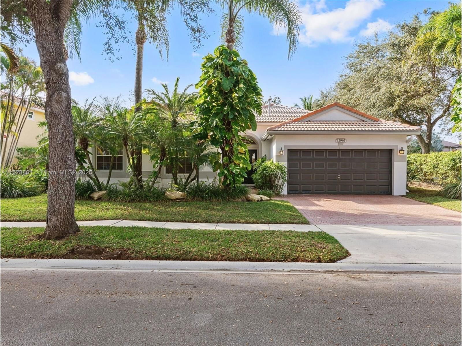 Real estate property located at 12962 18th Mnr, Broward, PEMBROKE FALLS - PHASE 1, Pembroke Pines, FL