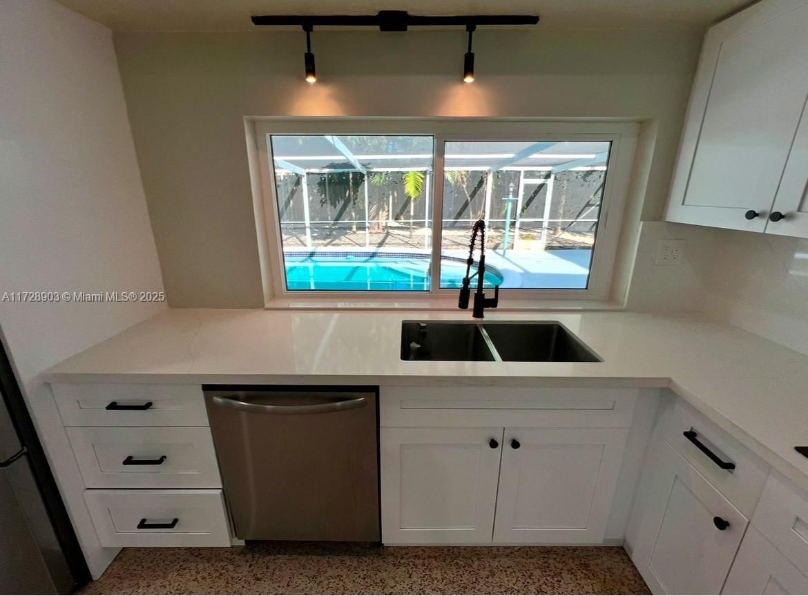 Real estate property located at 1931 186th Dr, Miami-dade, Sky Lake, North Miami Beach, FL