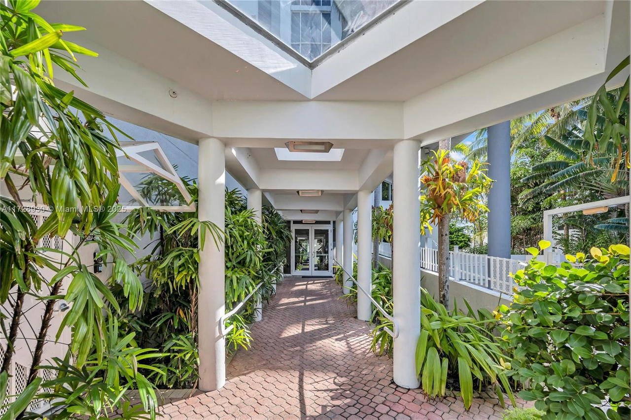 Real estate property located at 1621 Bay Rd #508, Miami-dade, Bayview Plaza Condo, Miami Beach, FL