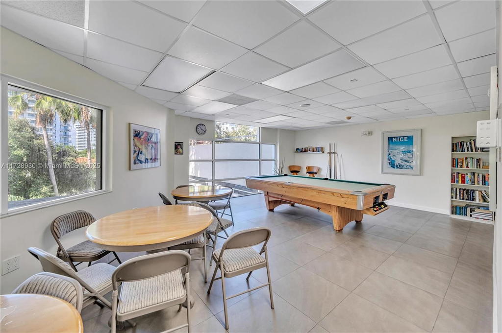 Real estate property located at 1621 Bay Rd #508, Miami-dade, Bayview Plaza Condo, Miami Beach, FL