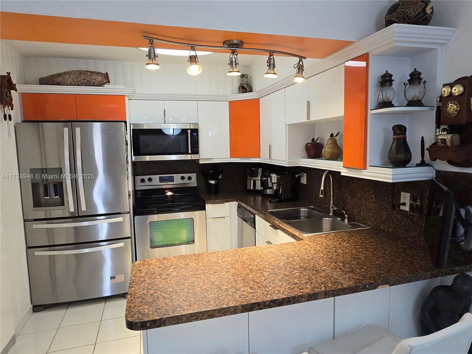 Real estate property located at 1750 56th St #204, Miami-dade, Trianon Park Condo, Hialeah, FL