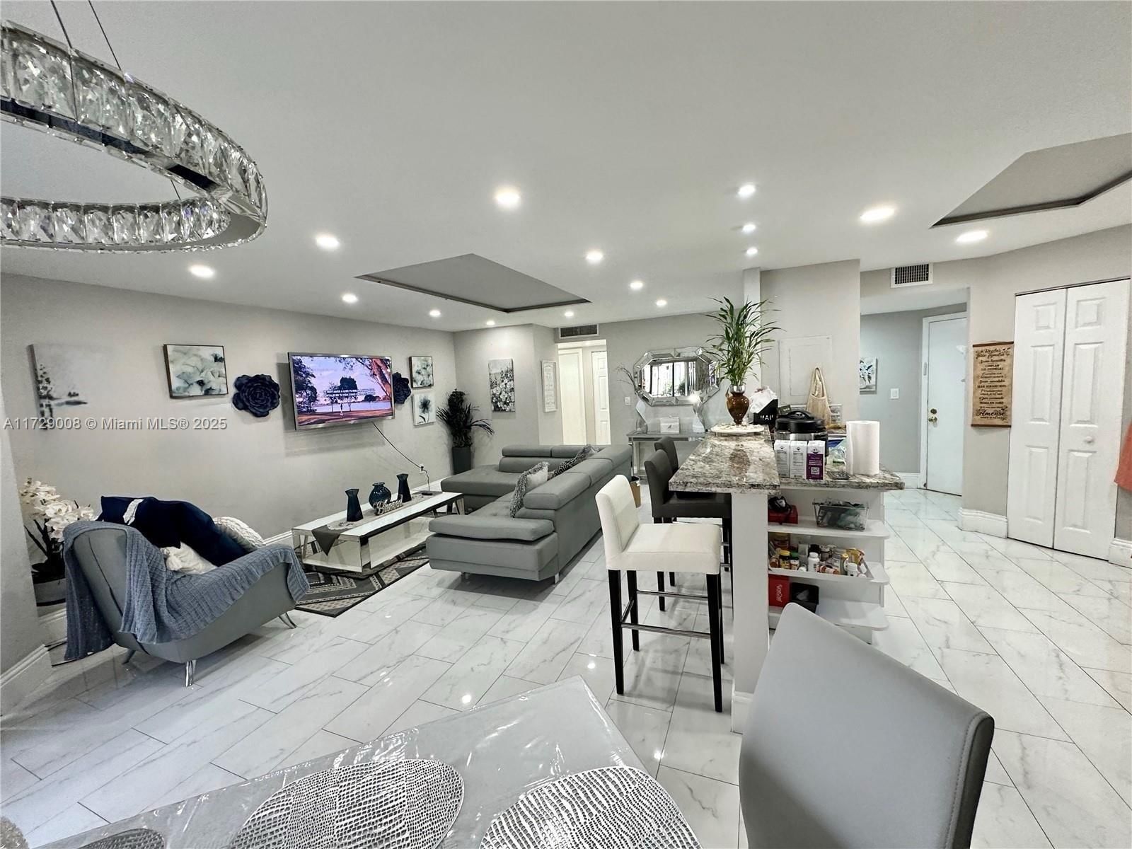 Real estate property located at 6655 Broward Blvd #201, Broward, Plantation Club D Condo, Plantation, FL
