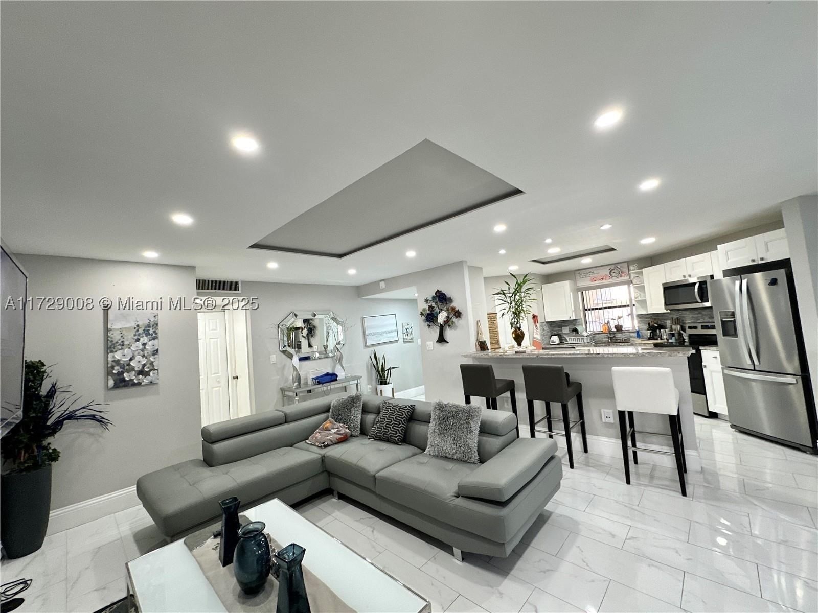 Real estate property located at 6655 Broward Blvd #201, Broward, Plantation Club D Condo, Plantation, FL