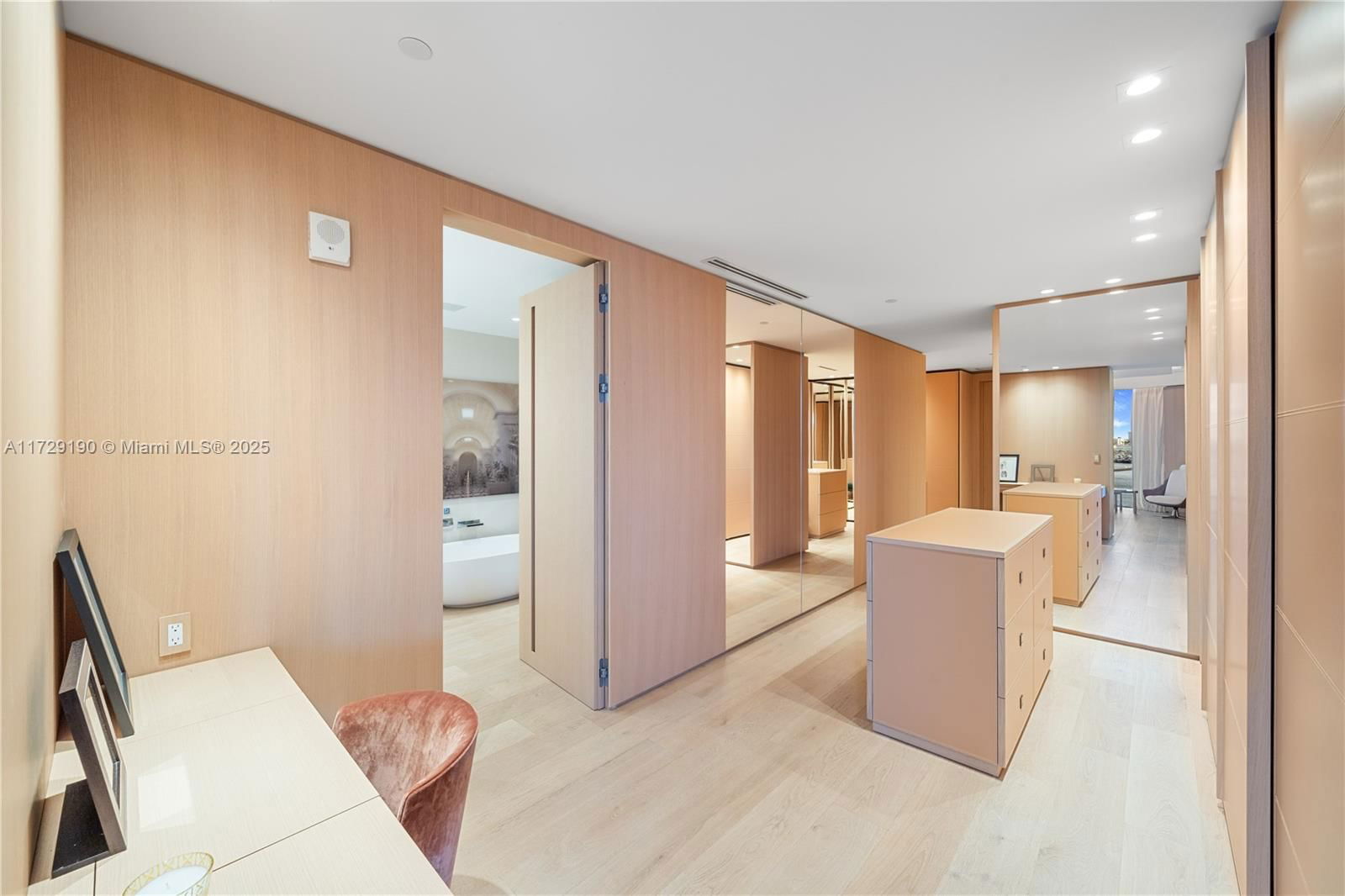 Real estate property located at 6800 Fisher Island Dr #6881, Miami-dade, Palazzo Del Sol/della Lun, Miami Beach, FL